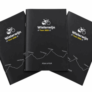Wielerwijn Routeboekje met daarin de beschrijving van de geselecteerde wijnen en wijnhuizen en hun positie direct aan het parcours van de Tour de France 2026.
